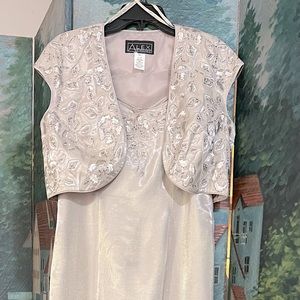 Evening gown. Mother of the bride